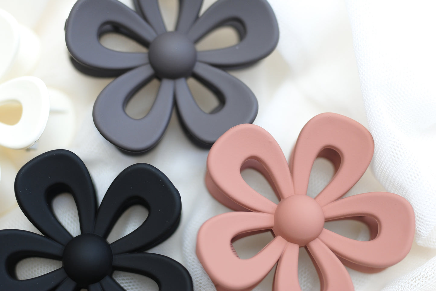 Daisy Hair Claw Clips