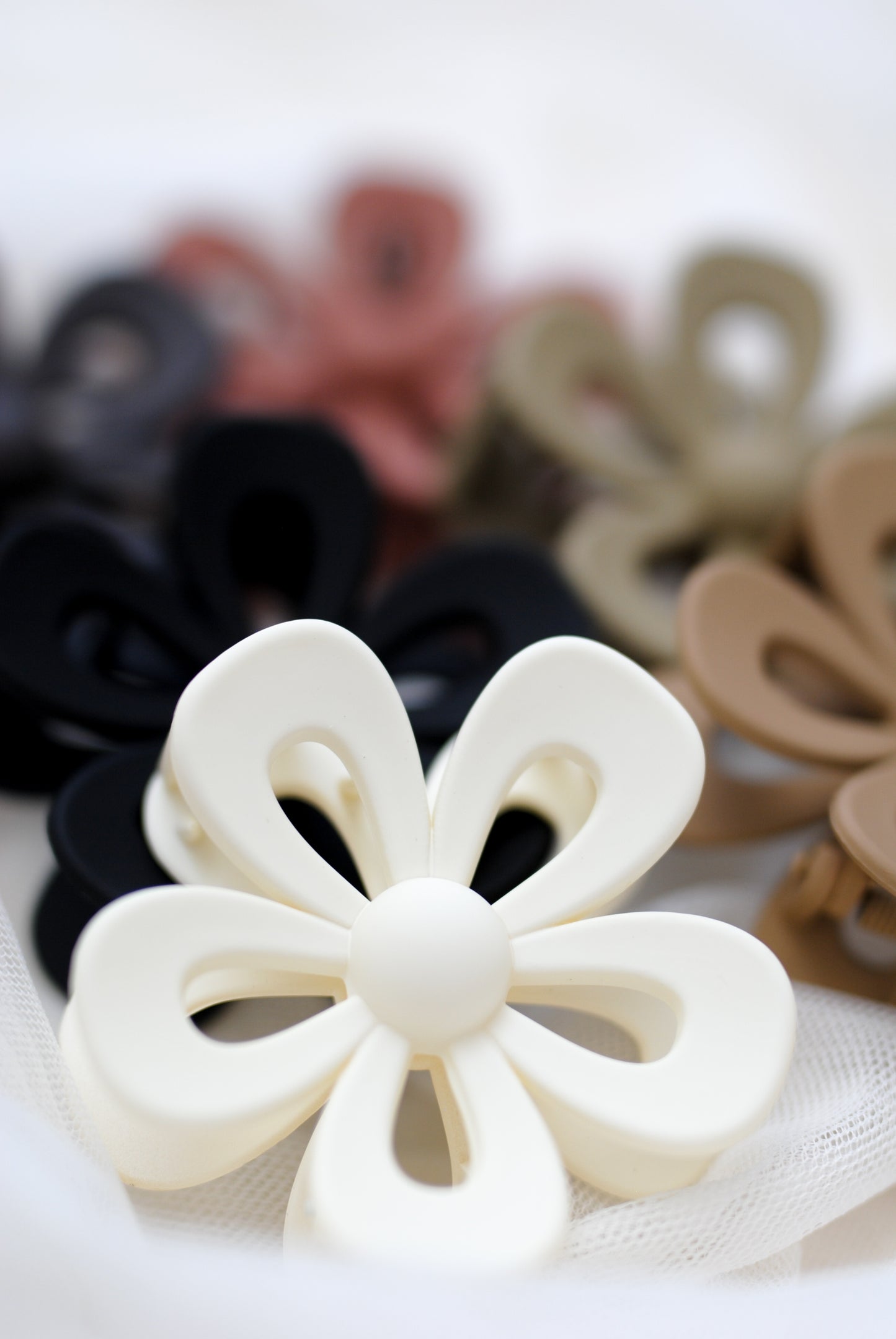 Daisy Hair Claw Clips