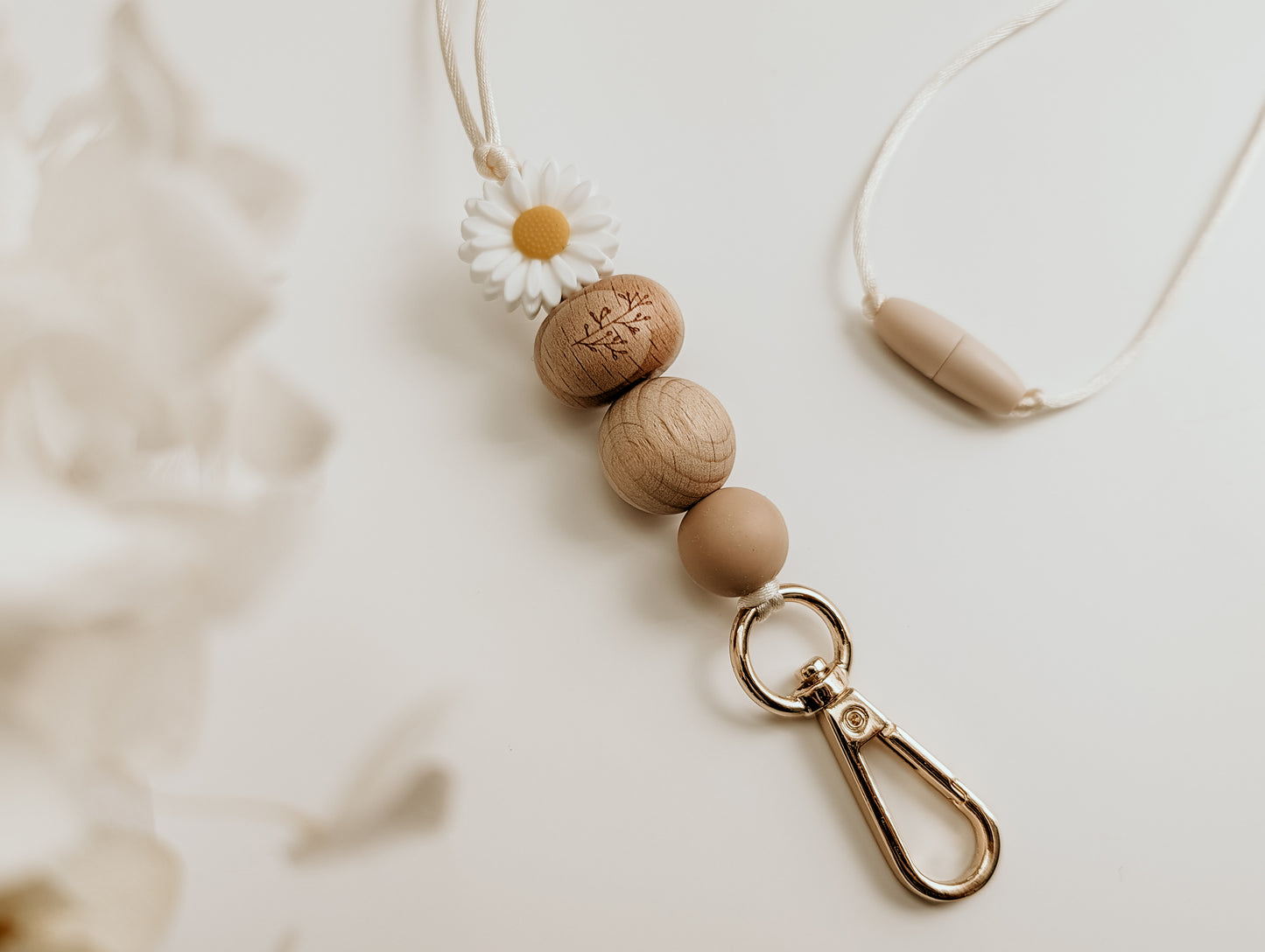 White Daisy Lanyard