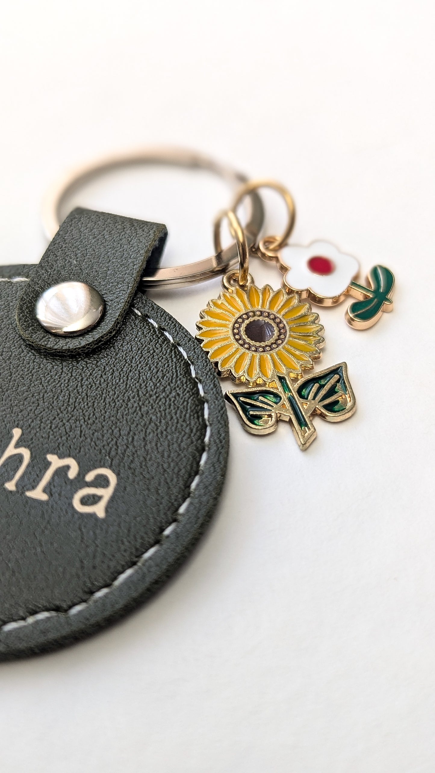 Personalised Round Faux Leather Keyring/Tag